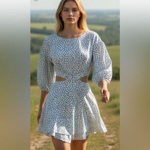 VESTIQUE CUT- OUT FIT & FLARE BLUE FLORAL PEASANT TIE BACK MINI DRESS SZ L